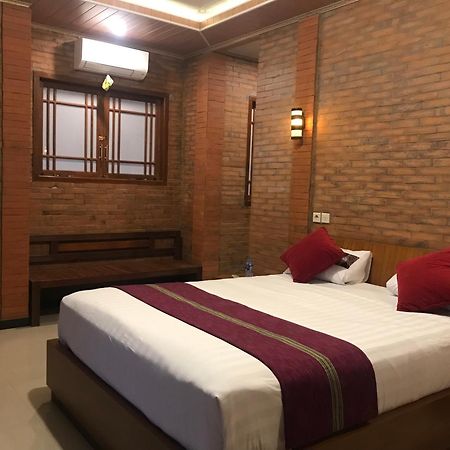 Lotus 2 Guest House Magelang Exterior photo