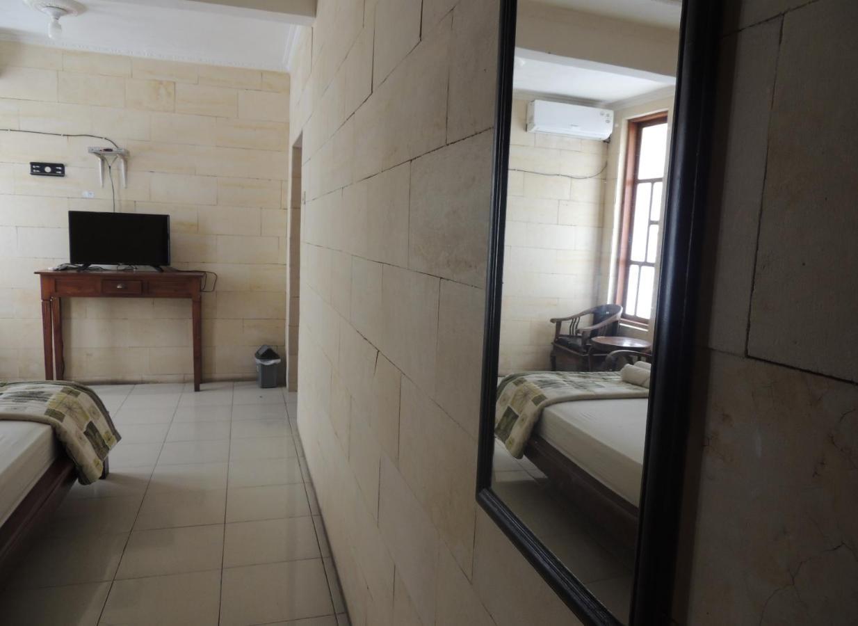Lotus 2 Guest House Magelang Exterior photo