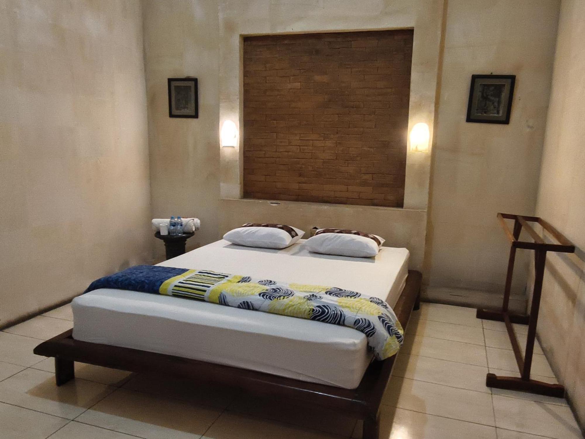 Lotus 2 Guest House Magelang Exterior photo